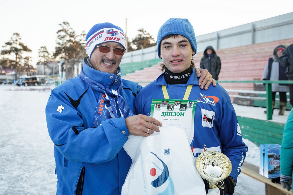 Семен Нацубидзе с призом самому ценному игроку турнира (Фото 