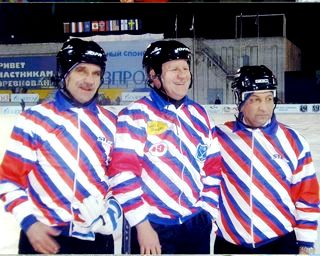 Е.К.Богомазов (на фото справа) на ЧМ-2005 в Казани