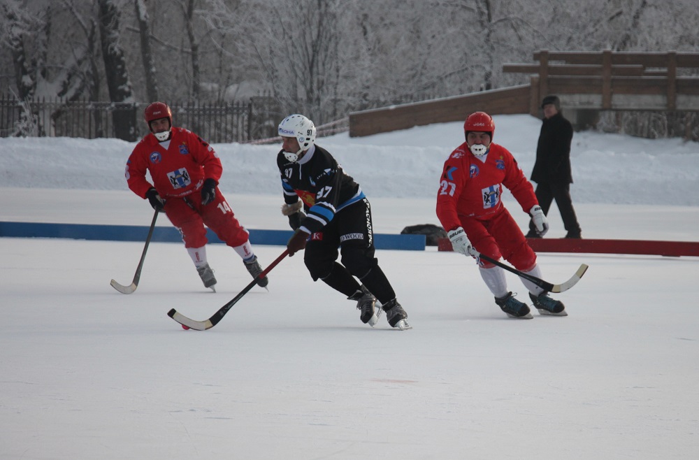 Фото Федерации хоккея с мячом Красноярского края.