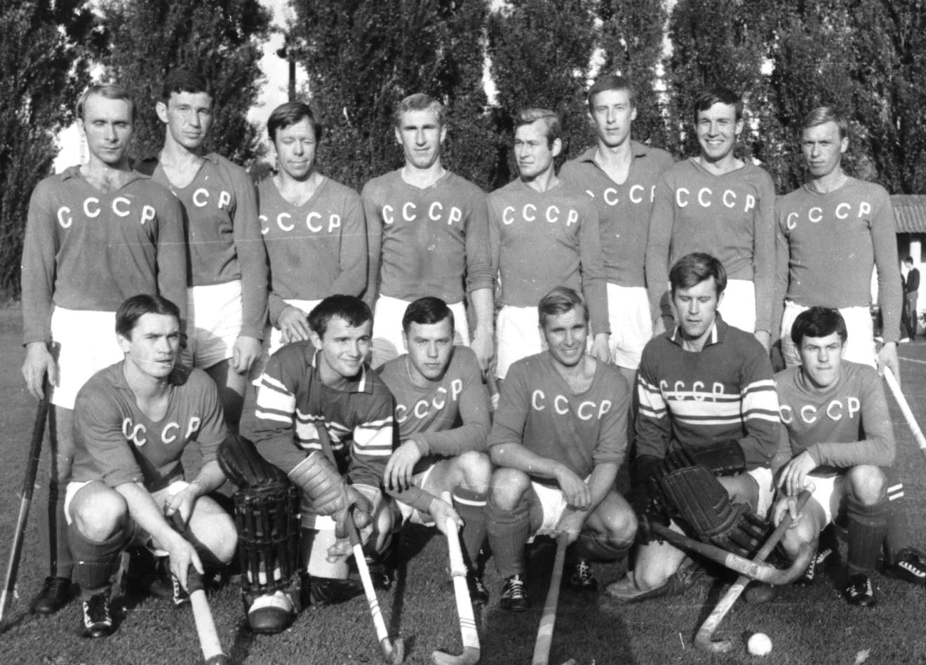 18 сентября 1970. Брюссель. Сборная СССР перед началом I чемпионата Европы по хоккею на траве. Нижний ряд (слева направо): Владимир Перепелов, Александр Иордан, Александр Ионкин, Евгений Горбачев, Виктор Громаков, Владимир Плавунов. Верхний ряд: Виктор Ветчинов, Сергей Ермаков, Евгений Герасимов, Валерий Бочков, Юрий Лизавин, Николай Афанасенко, Сергей Лапин, Юрий Варзин